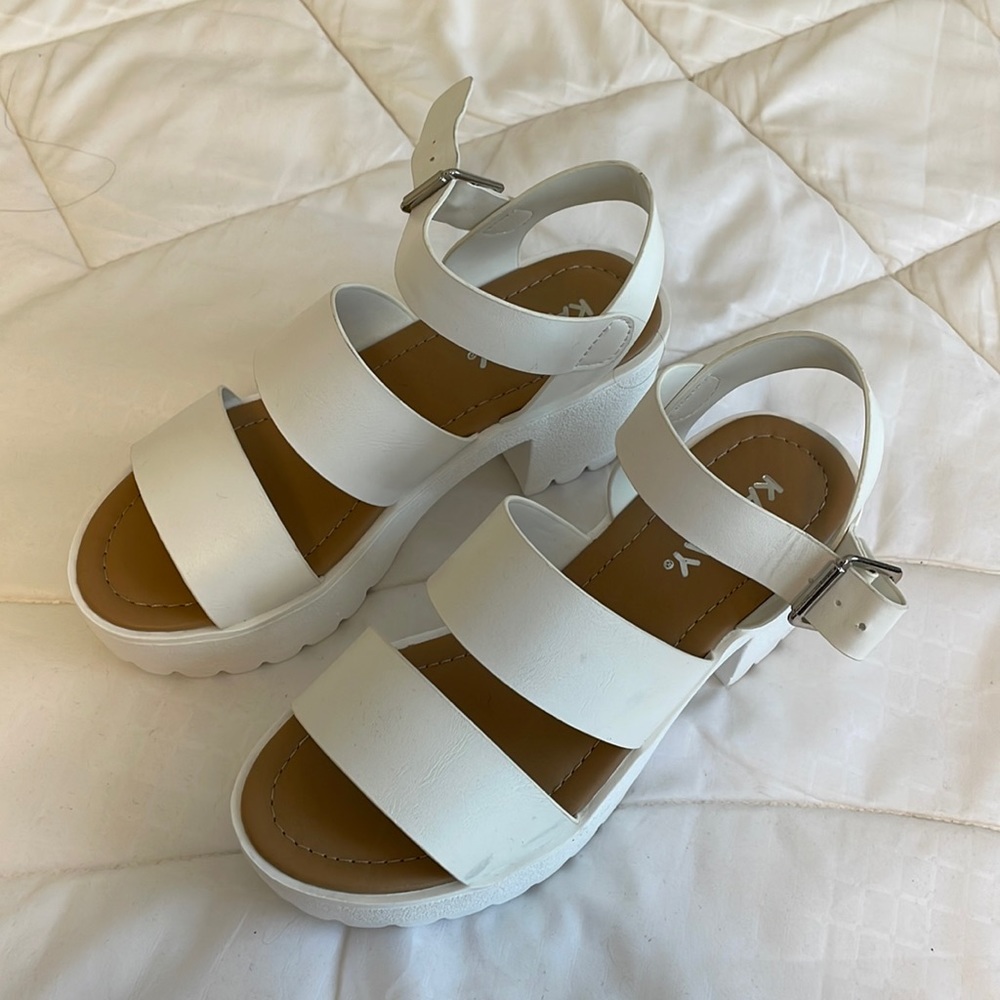 Women’s Sandals size 6